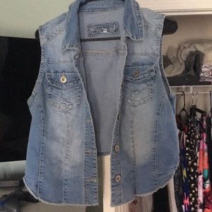 Maurices Jean Vest